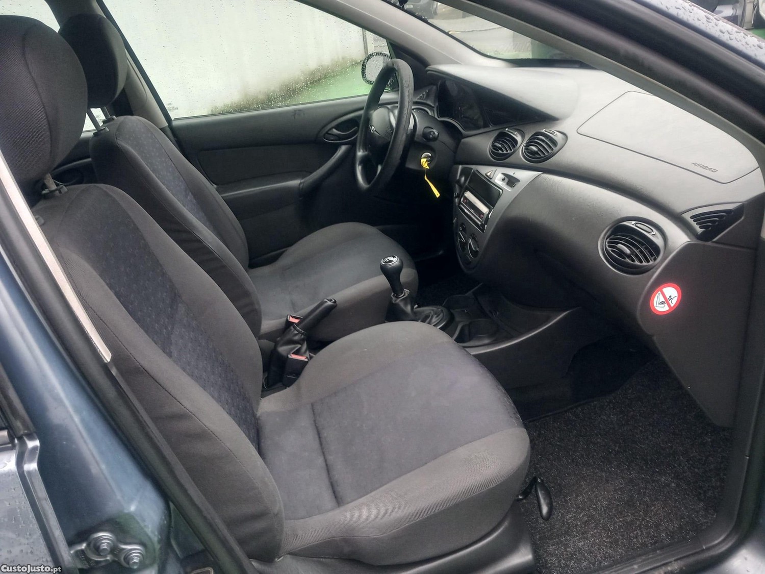 Ford Focus 1.4 Ambiente — fotografia 12