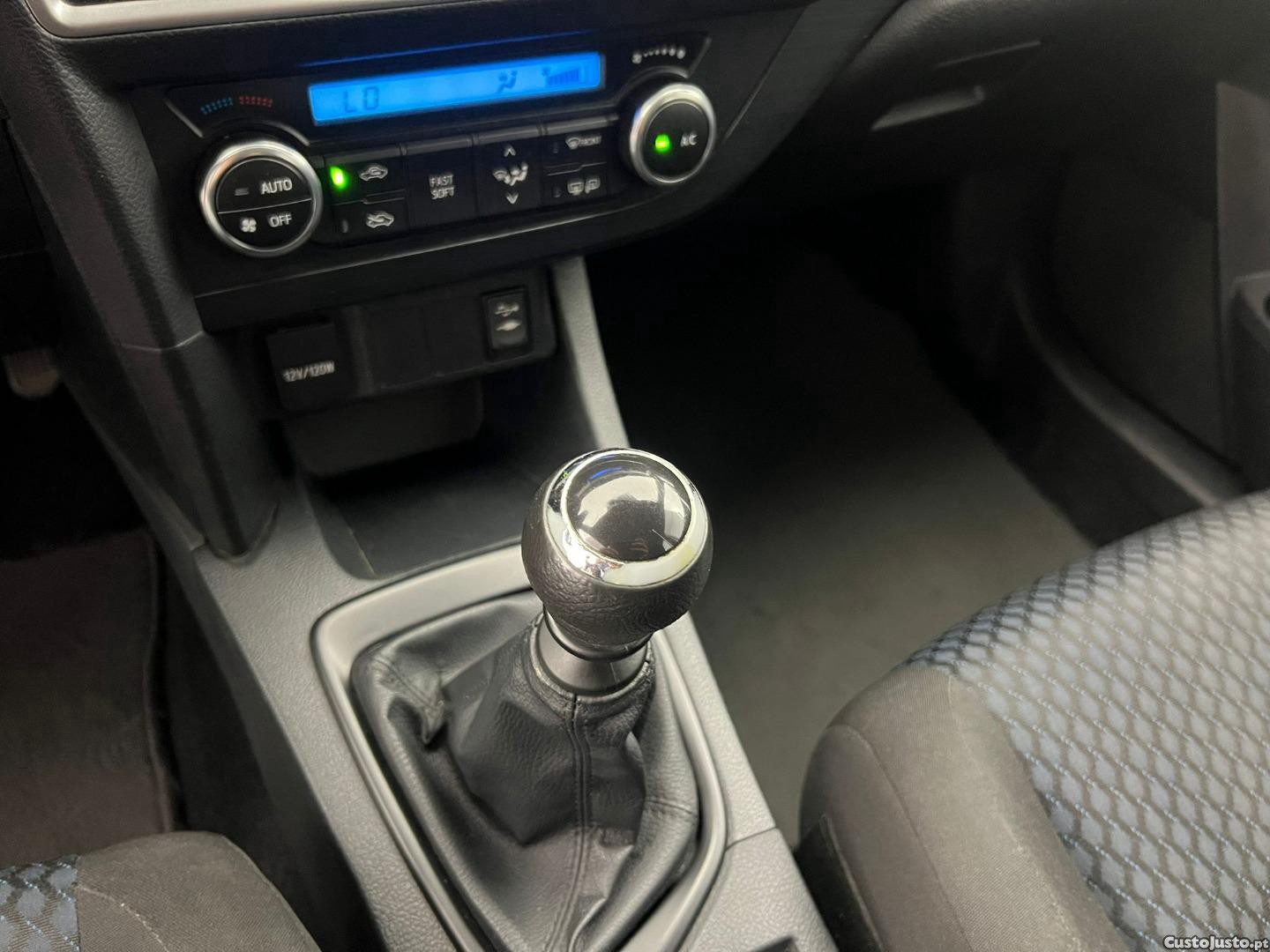 Toyota Auris TOURING SPORTS 1.4 D-4D ACTIVE — fotografia 6
