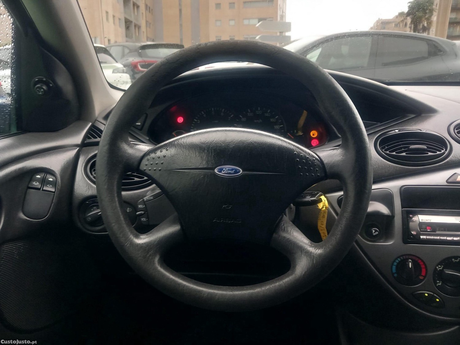 Ford Focus 1.4 Ambiente — fotografia 8