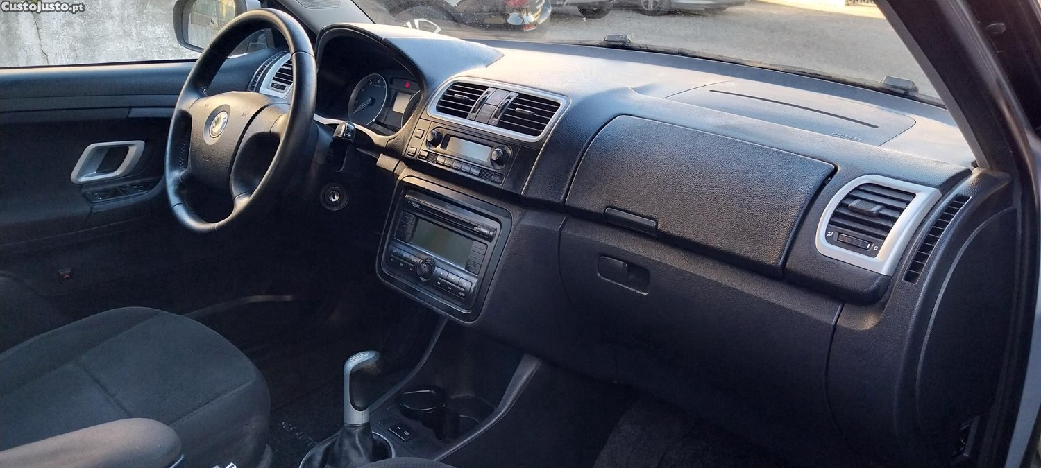 Skoda Fabia 1.2 MPI — fotografia 5