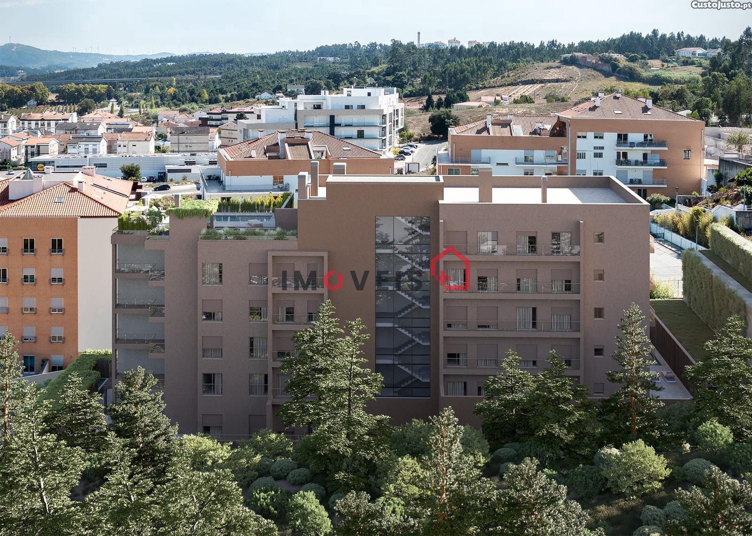 Property in Leiria, Pousos, Barreira e Cortes, Leiria, Leiria