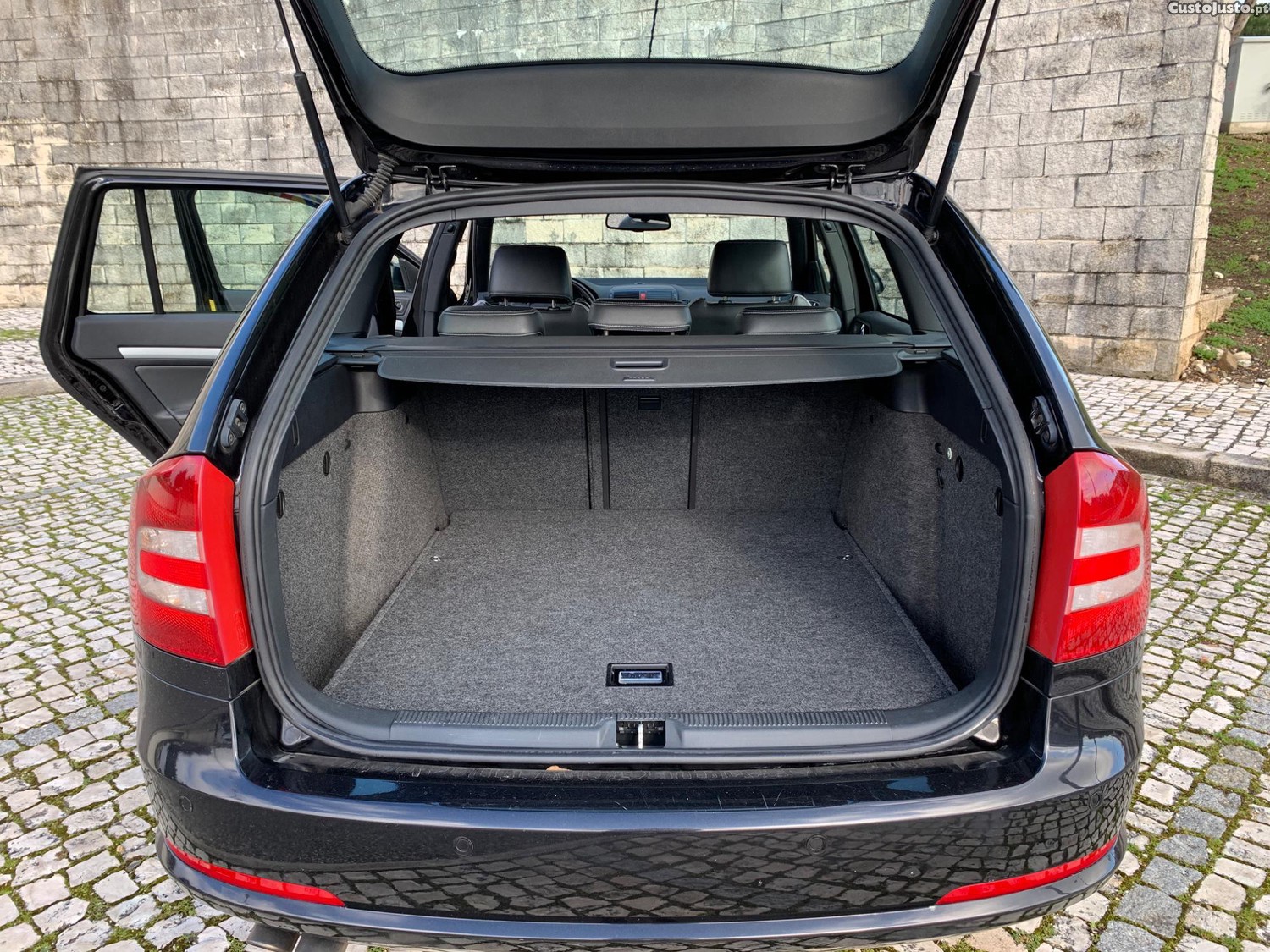 Skoda Octavia Octávia 2.0 TDI RS — photo 2