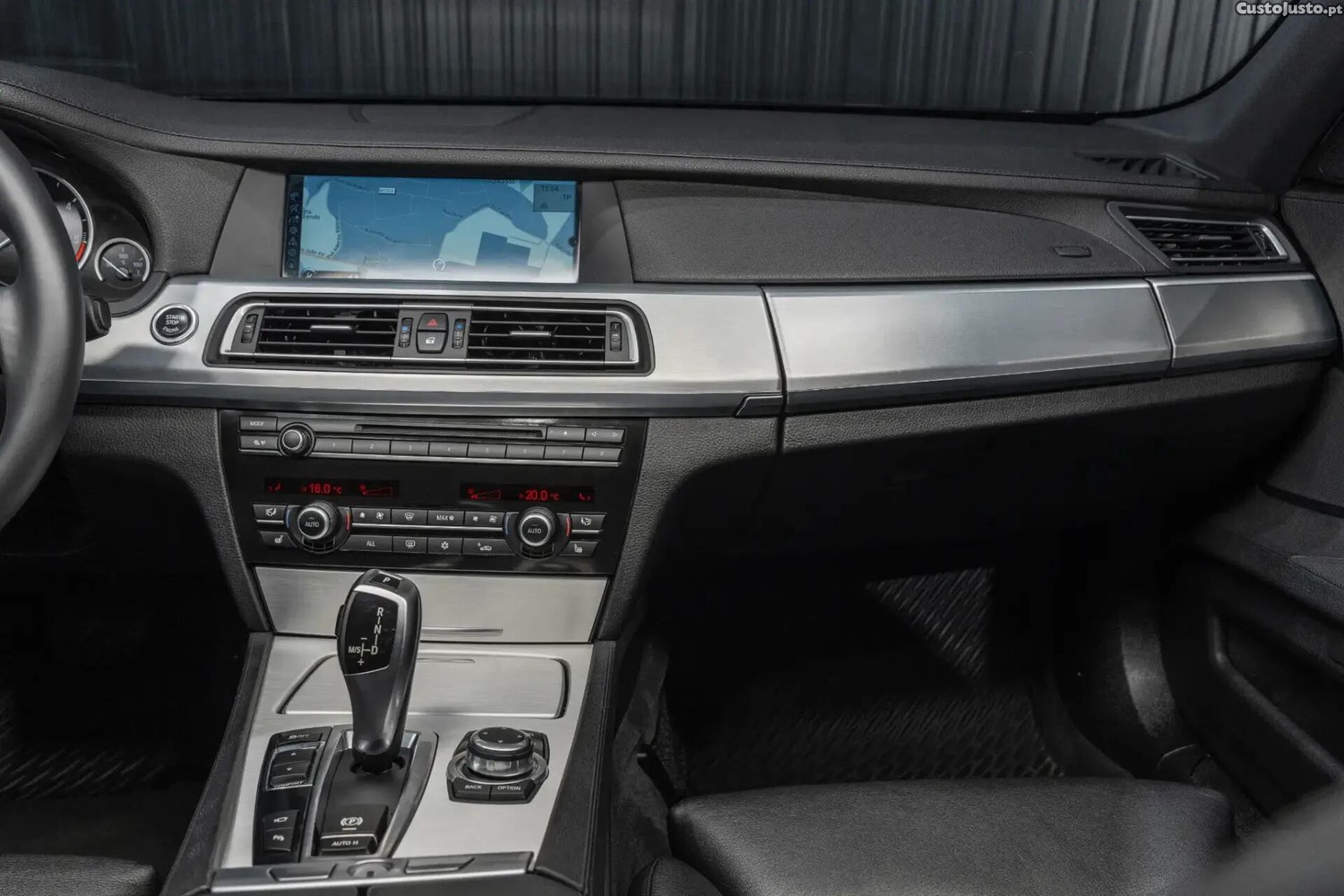 BMW 740 d Pack M — fotografia 18