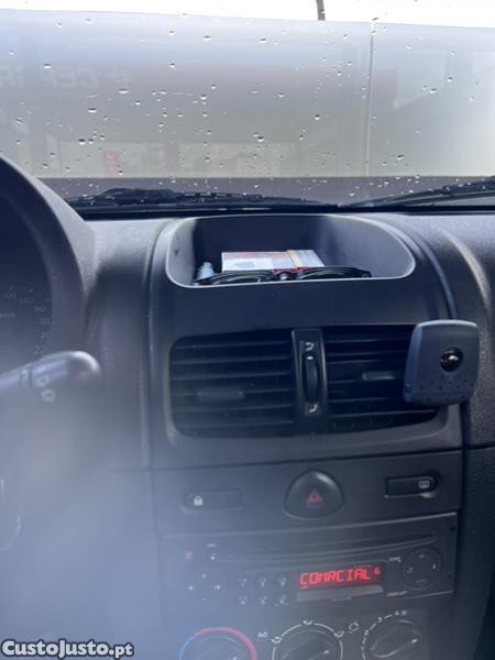Renault Clio clio — fotografia 3