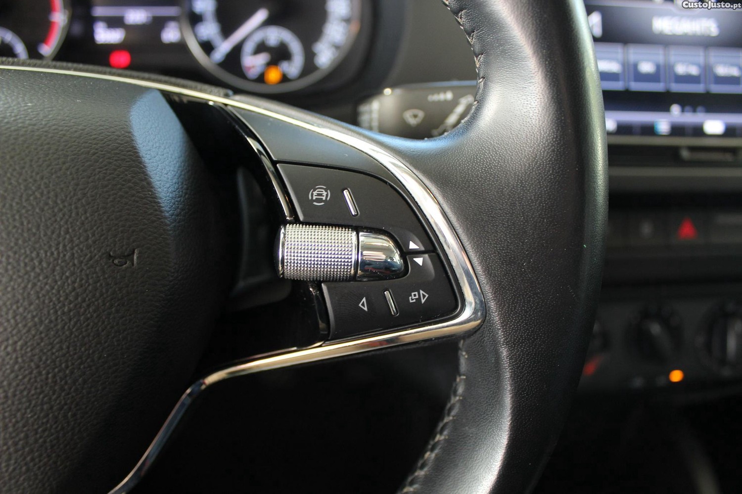Skoda Fabia 1.0 TSI Ambition — fotografia 6