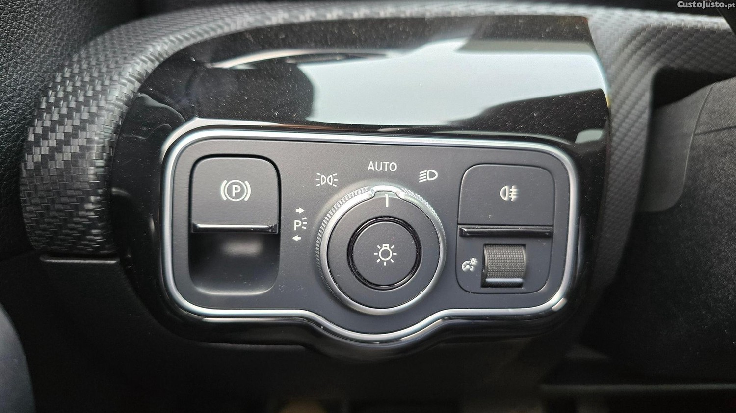 Mercedes-Benz A 180 d Business Solutions Aut. — fotografia 18