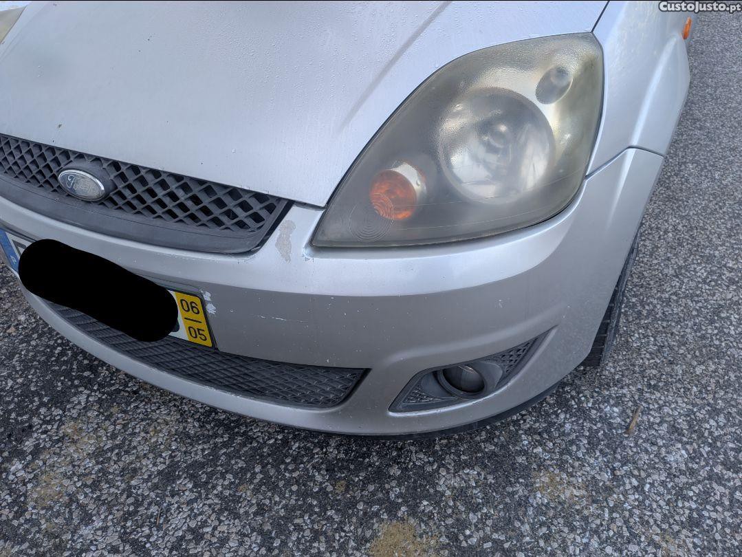 Ford Fiesta () — fotografia 6