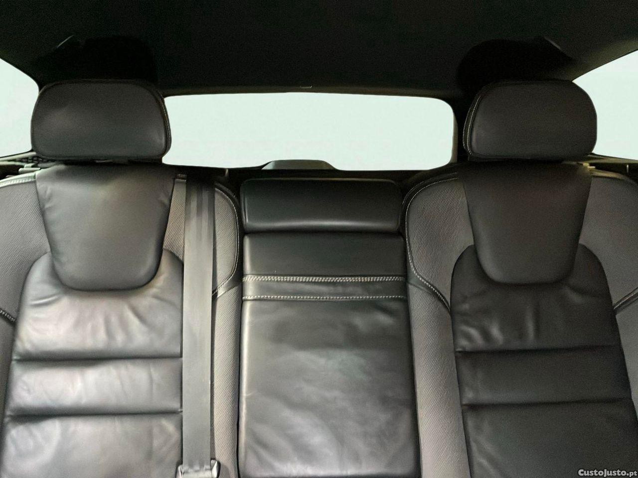 Volvo V60 2.0 D3 R-Design Geartronic — fotografia 8