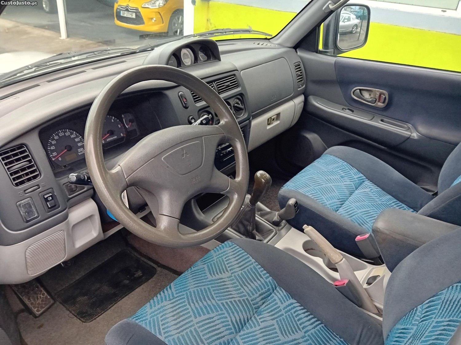 Mitsubishi Pajero SportWagon 2.5 TD 4x4 — fotografia 4