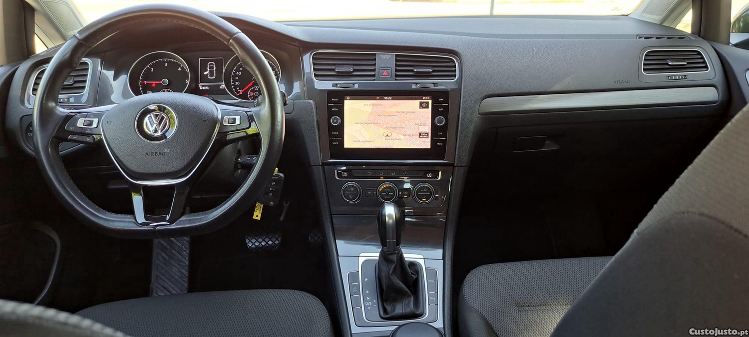 Volkswagen Golf Confortline TDI — fotografia 3