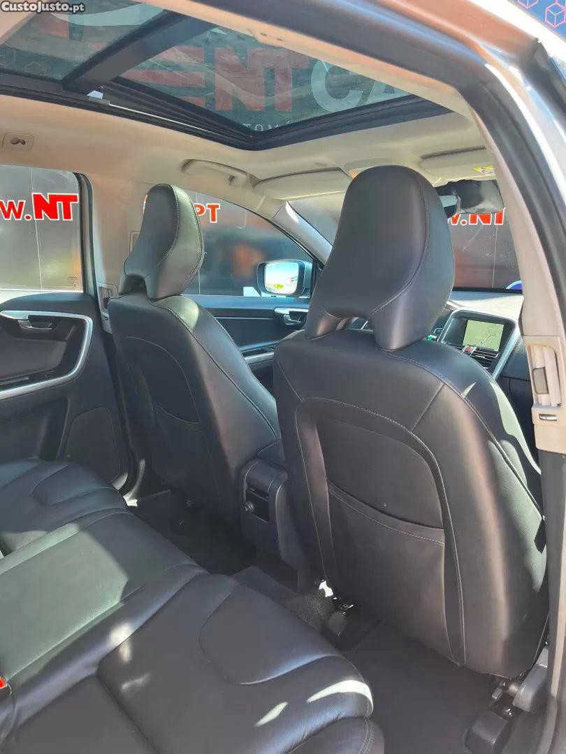 Volvo XC 60 2.0 d4 momentum geartronic — fotografia 4