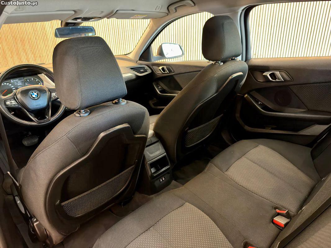 BMW 116 d Advantage Auto — fotografia 4
