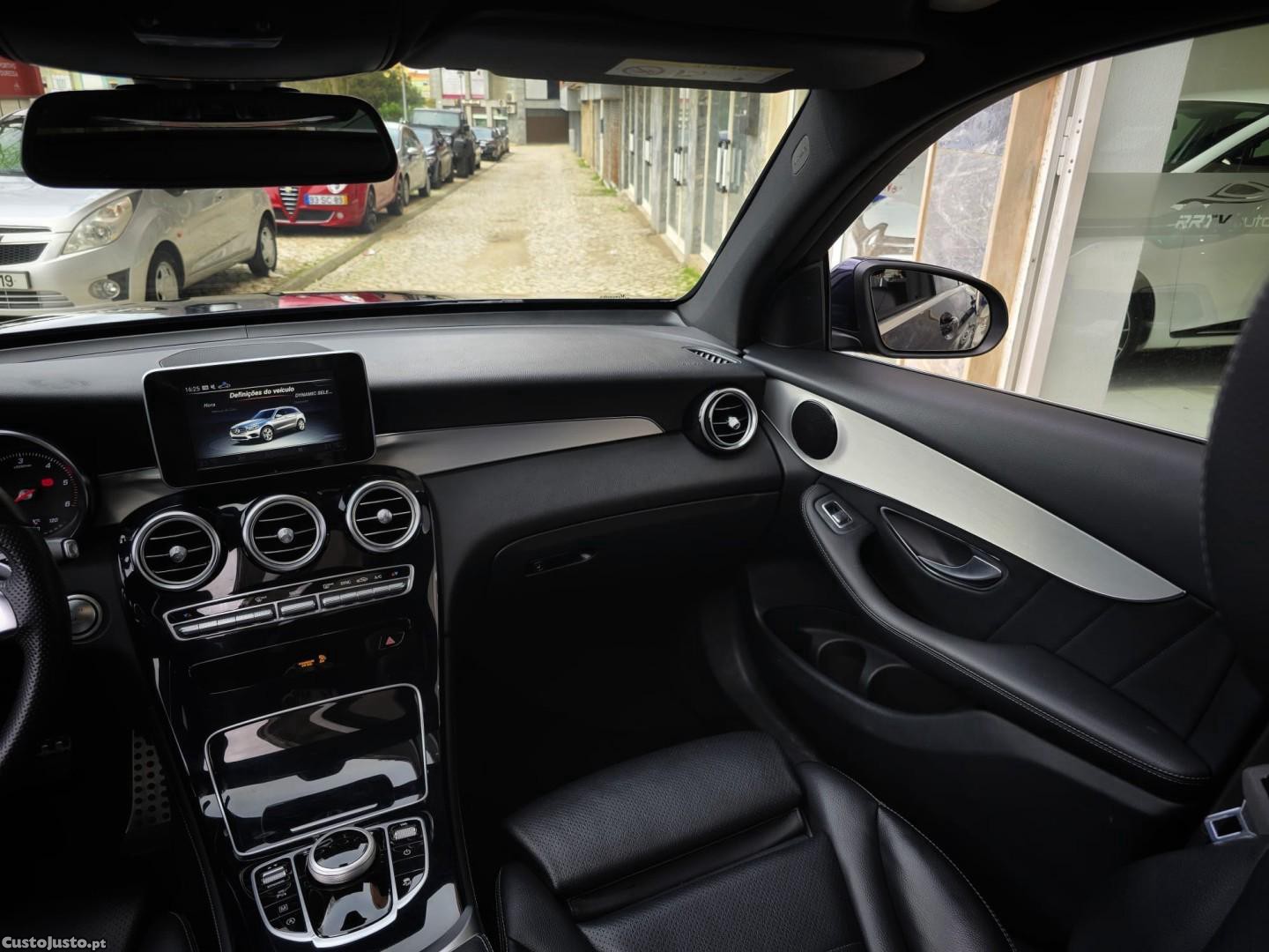 Mercedes-Benz GLC 250 d Exclusive 4-Matic — fotografia 2