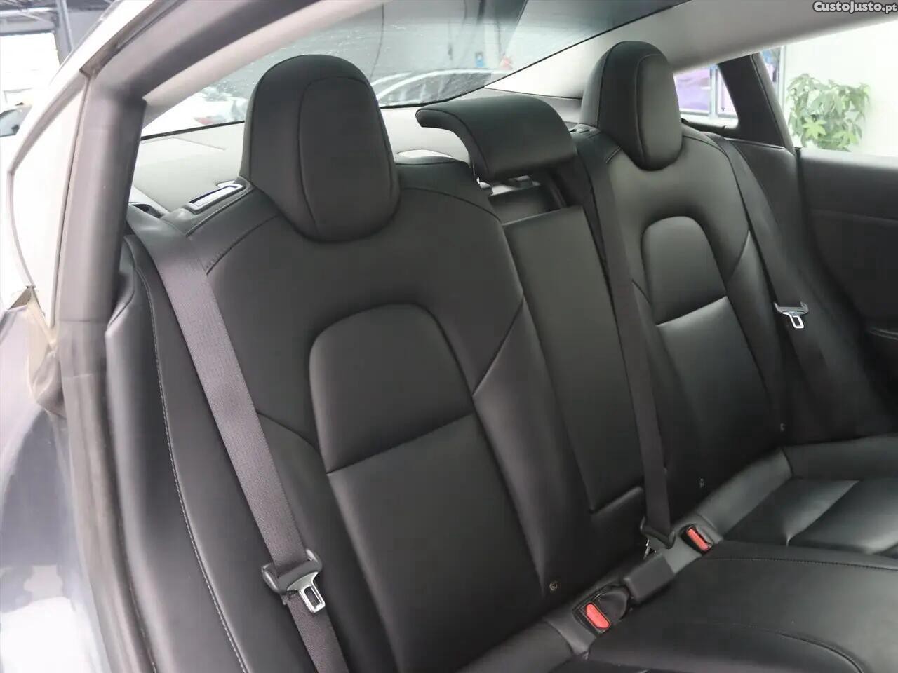 Tesla Model 3 Standard Range Plus RWD — fotografia 5