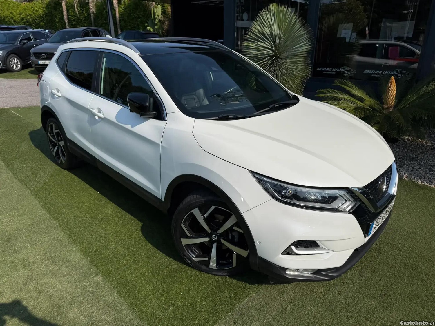 Nissan Qashqai 1.6 dCi Tekna Premium Pele Preta Xtronic — fotografia 22