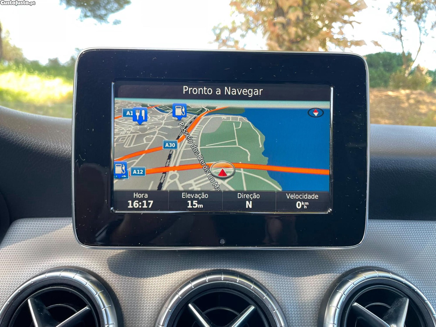 Mercedes-Benz CLA 180 d BlueEFFICIENCY Edition — fotografia 4