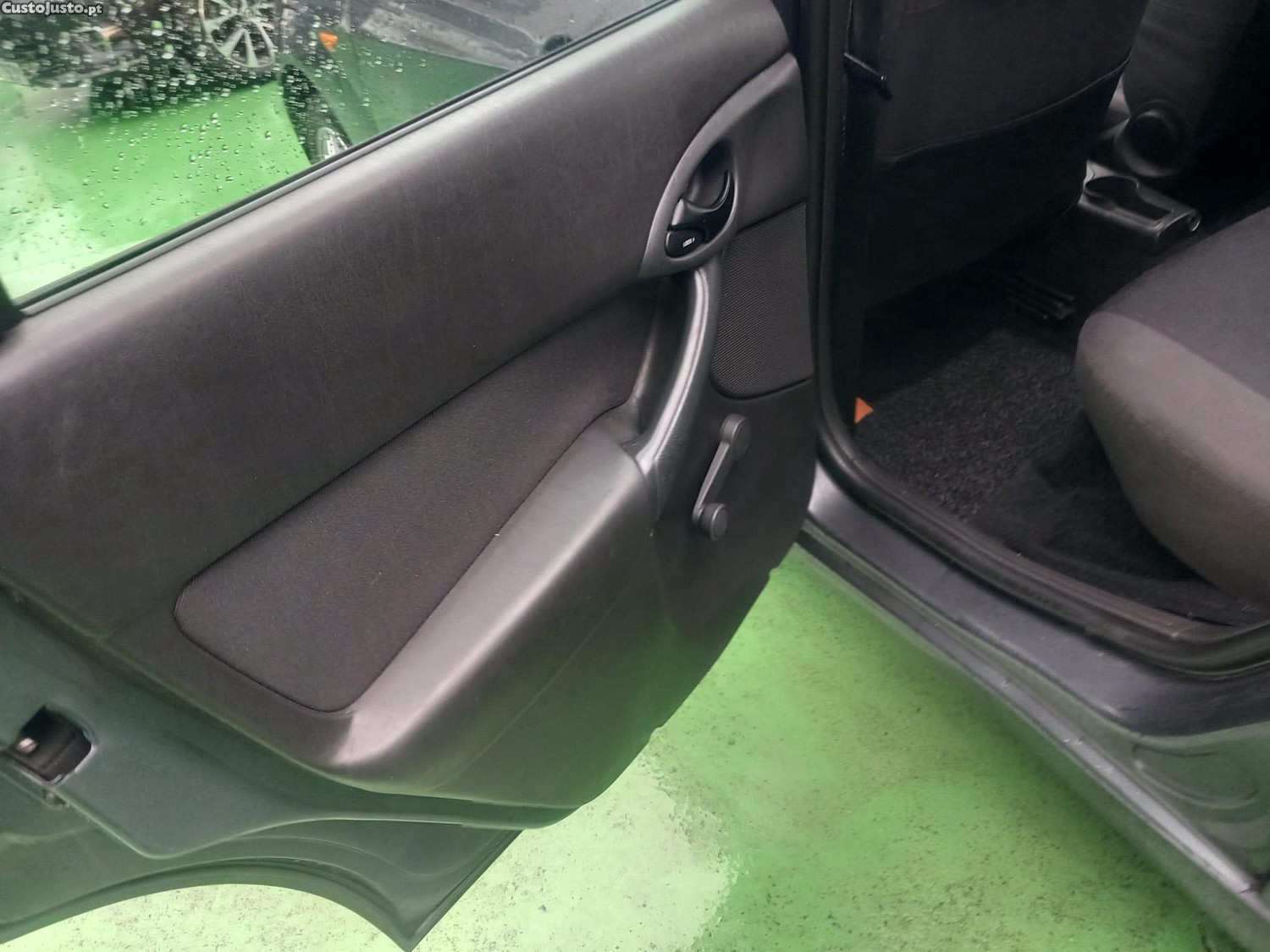 Ford Focus 1.4 Ambiente — fotografia 4
