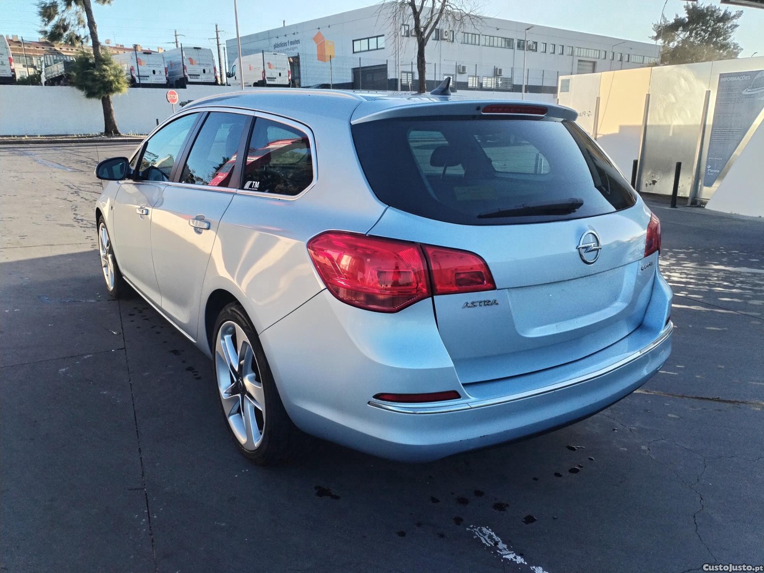 Opel Astra Sports Tourer — fotografia 6
