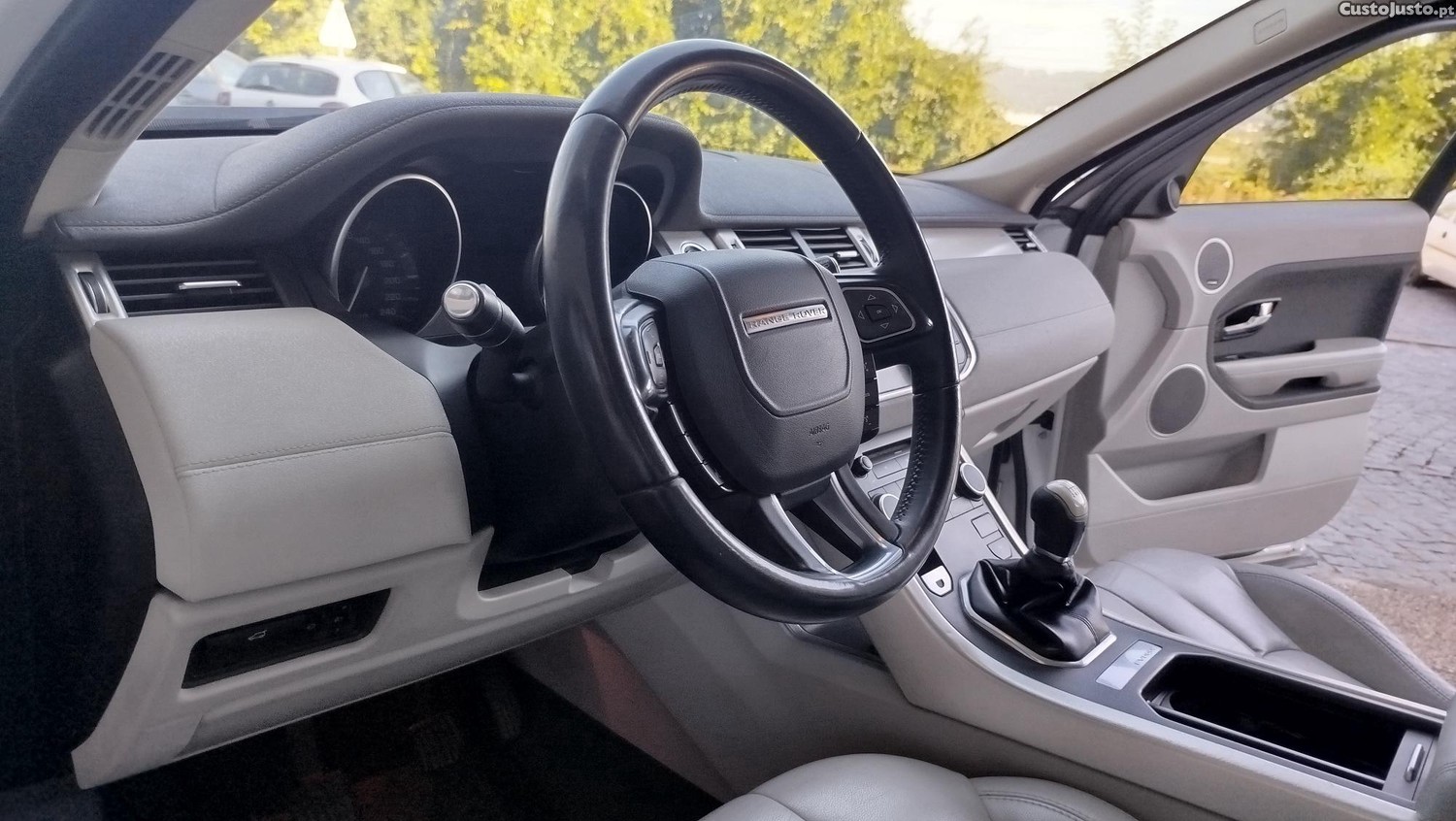 Land Rover Range Rover Evoque 2.2 eD4 Dynamic — fotografia 3