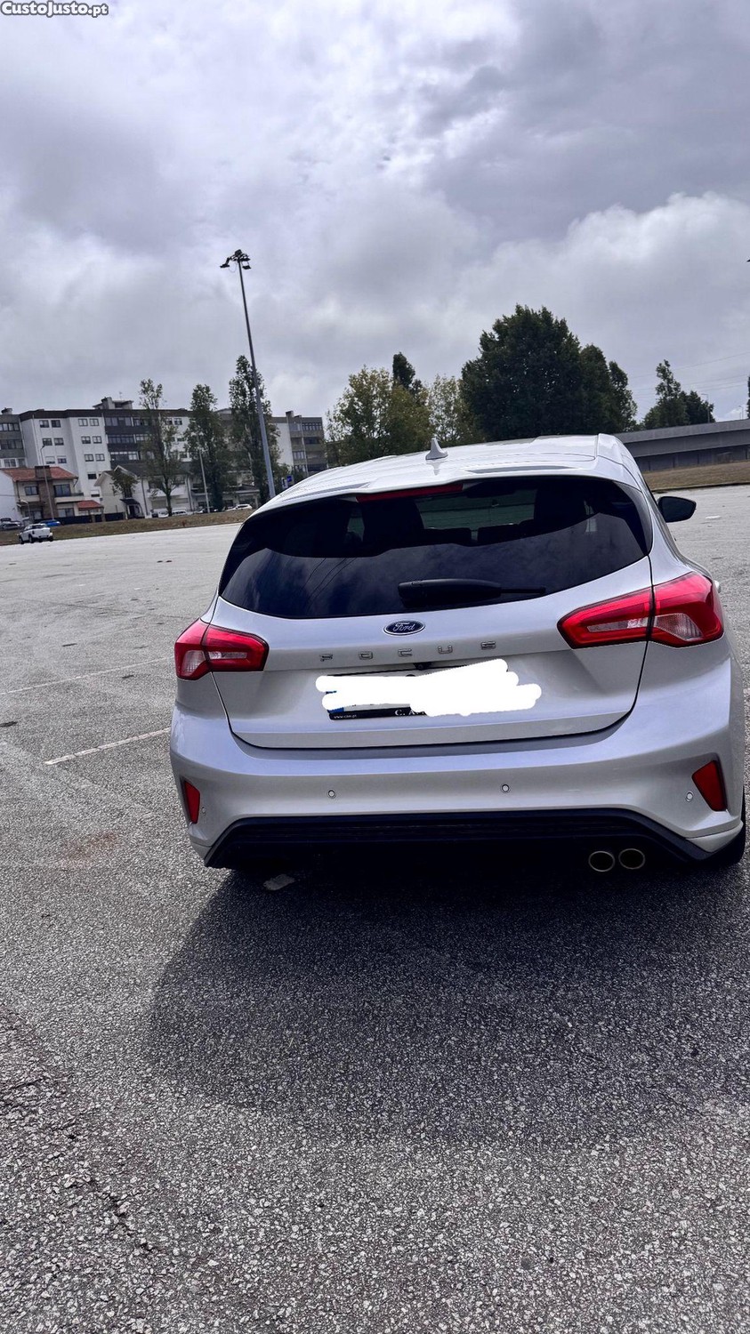 Ford Focus ST-Line 1.0 EcoBoost — fotografia 6