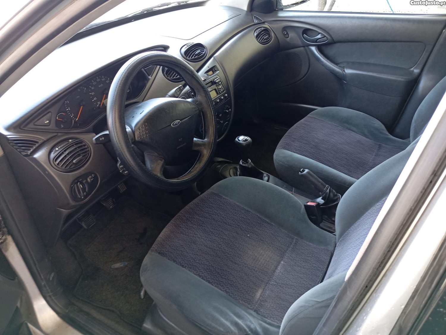 Ford Focus (Dnw) S.wagon — fotografia 3