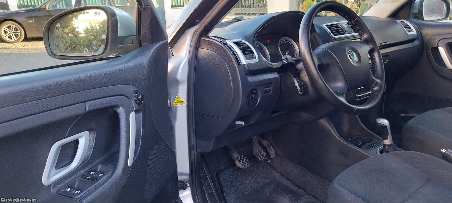 Skoda Fabia 1.2 MPI — fotografia 3