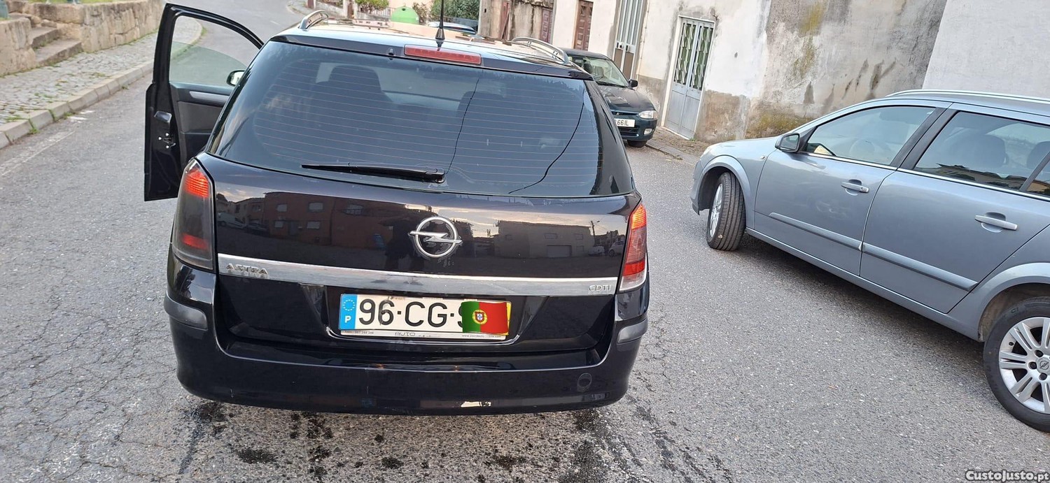 Opel Astra Caravan — fotografia 5