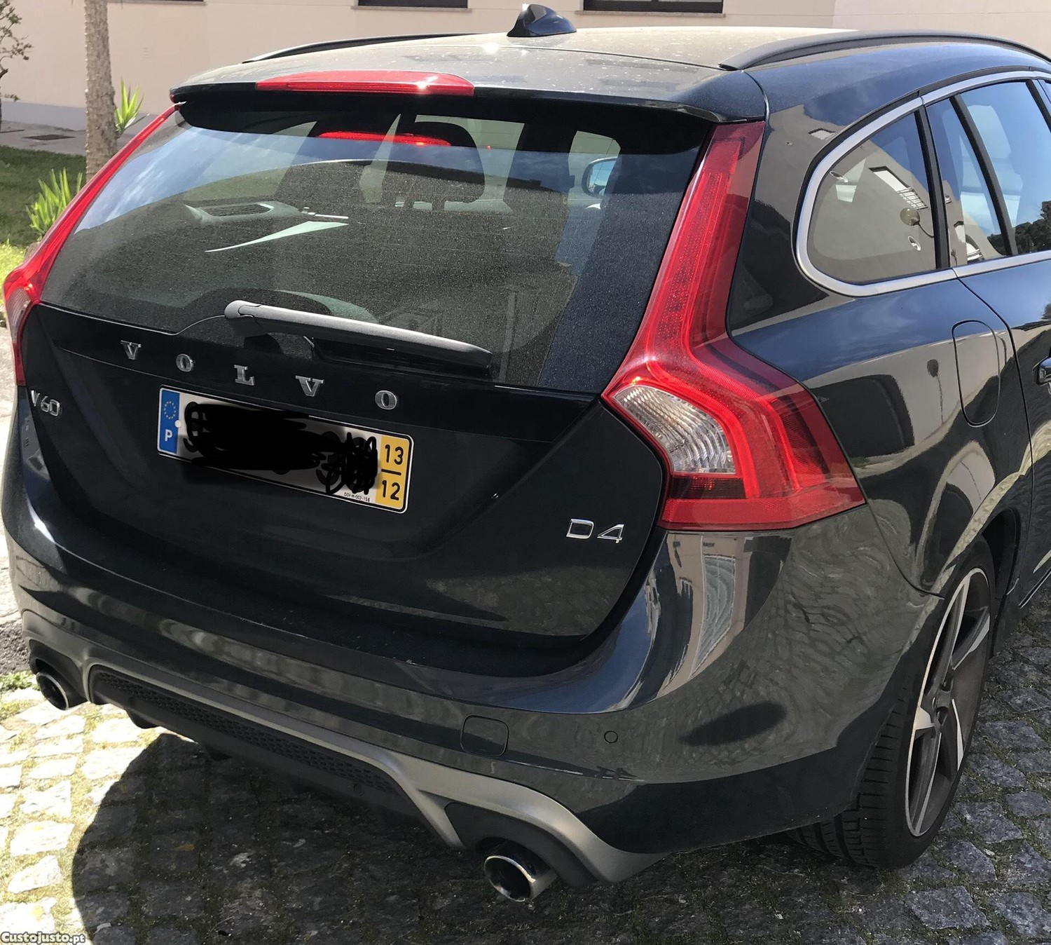 Volvo V60 D4 R/Design — photo 4