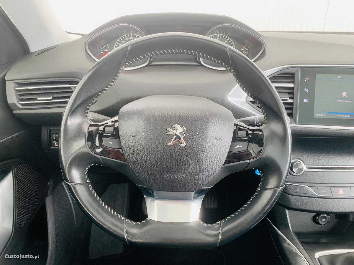 Peugeot 308 SW 1.5 BlueHDi Allure — fotografia 6