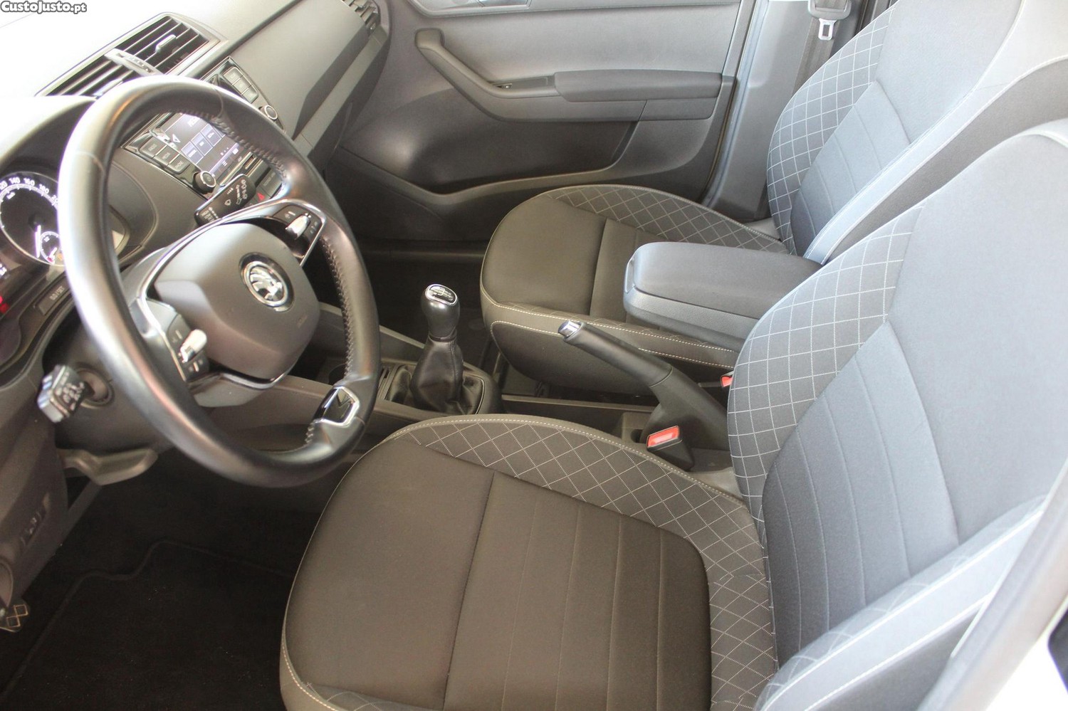 Skoda Fabia 1.0 TSI Ambition — fotografia 14