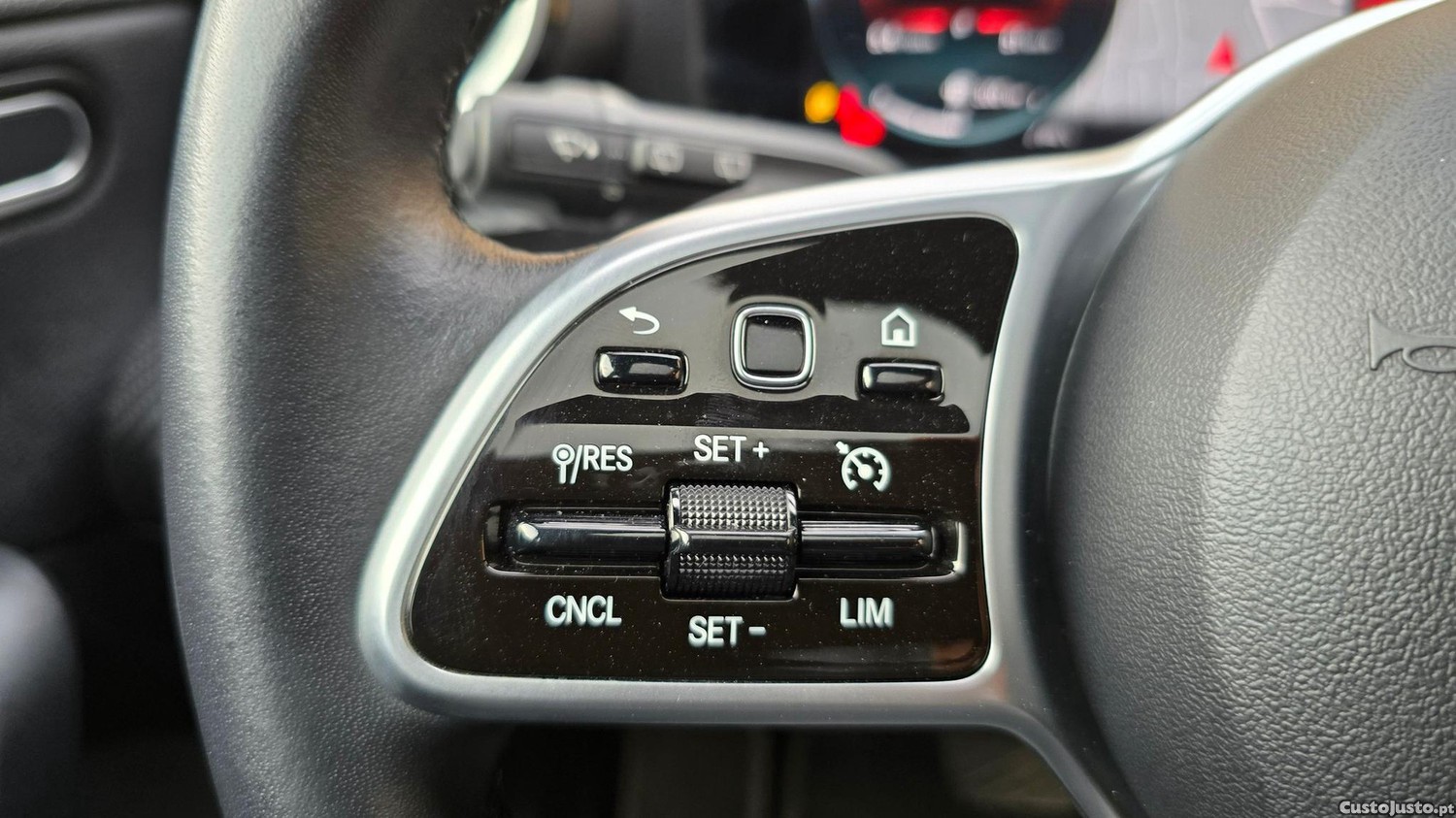 Mercedes-Benz A 180 d Business Solutions Aut. — fotografia 14