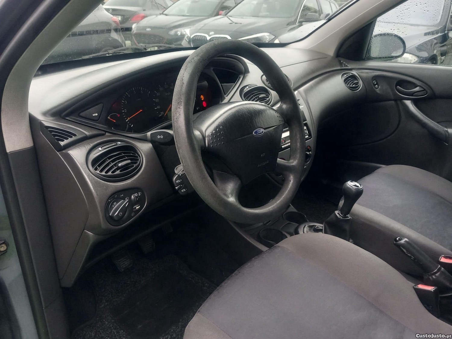 Ford Focus 1.4 Ambiente — fotografia 16