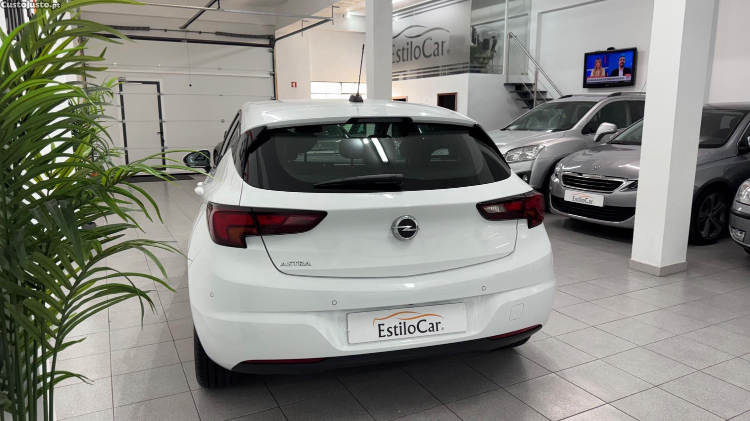 Opel Astra 1.5 D DESIGN TECH S/S — fotografia 7