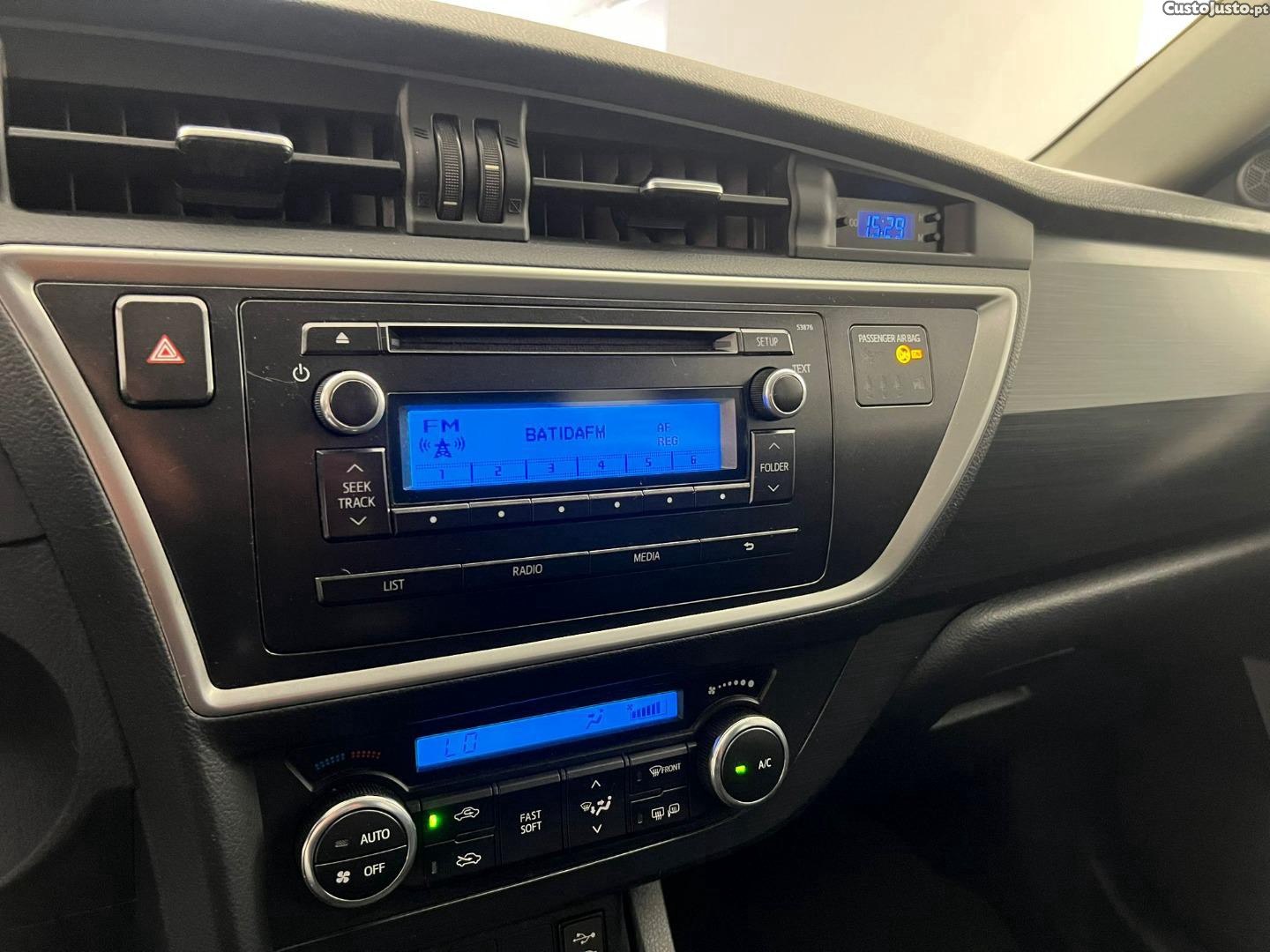 Toyota Auris TOURING SPORTS 1.4 D-4D ACTIVE — fotografia 7
