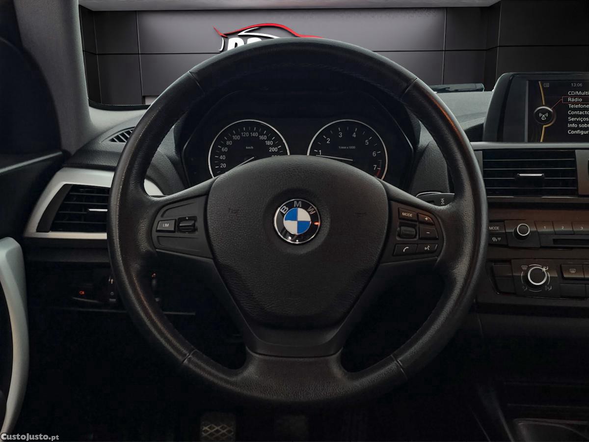 BMW 114 i — fotografia 14