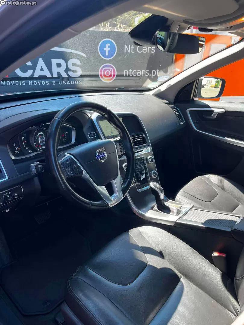 Volvo XC 60 2.0 d4 momentum geartronic — fotografia 20