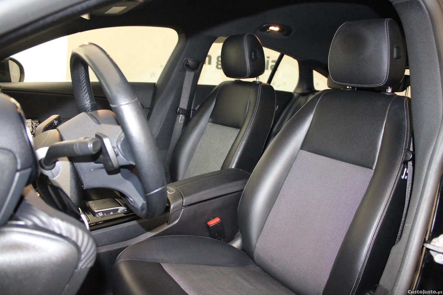 Mercedes-Benz CLA 180 D SHOOTING BRAKE STYLE AUTO — fotografia 15