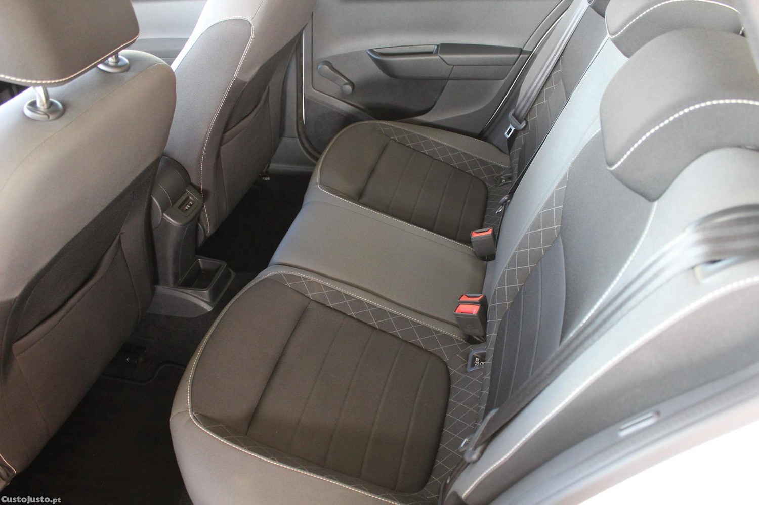 Skoda Fabia 1.0 TSI Ambition — fotografia 13