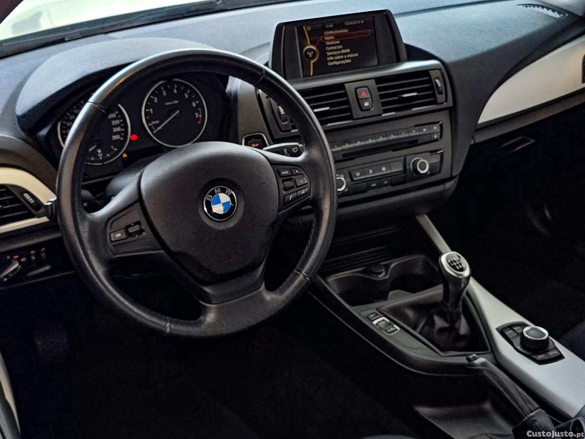 BMW 114 i — fotografia 16