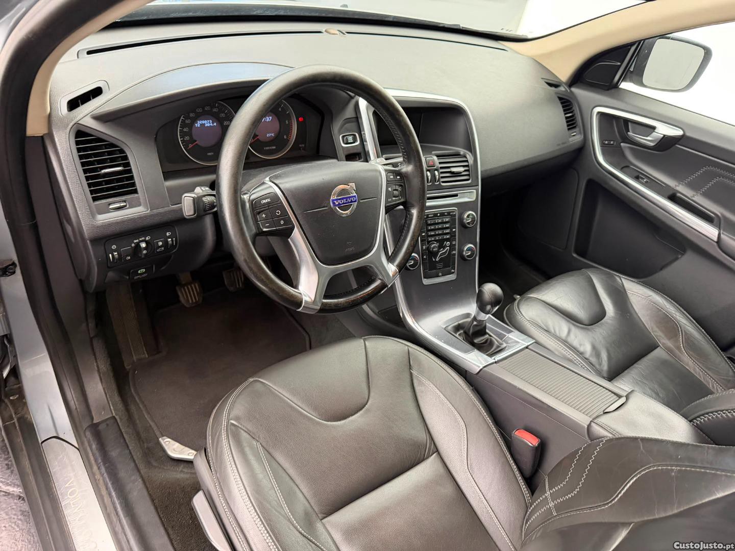 Volvo XC 60 2.0 OCEAN RACE — fotografia 10