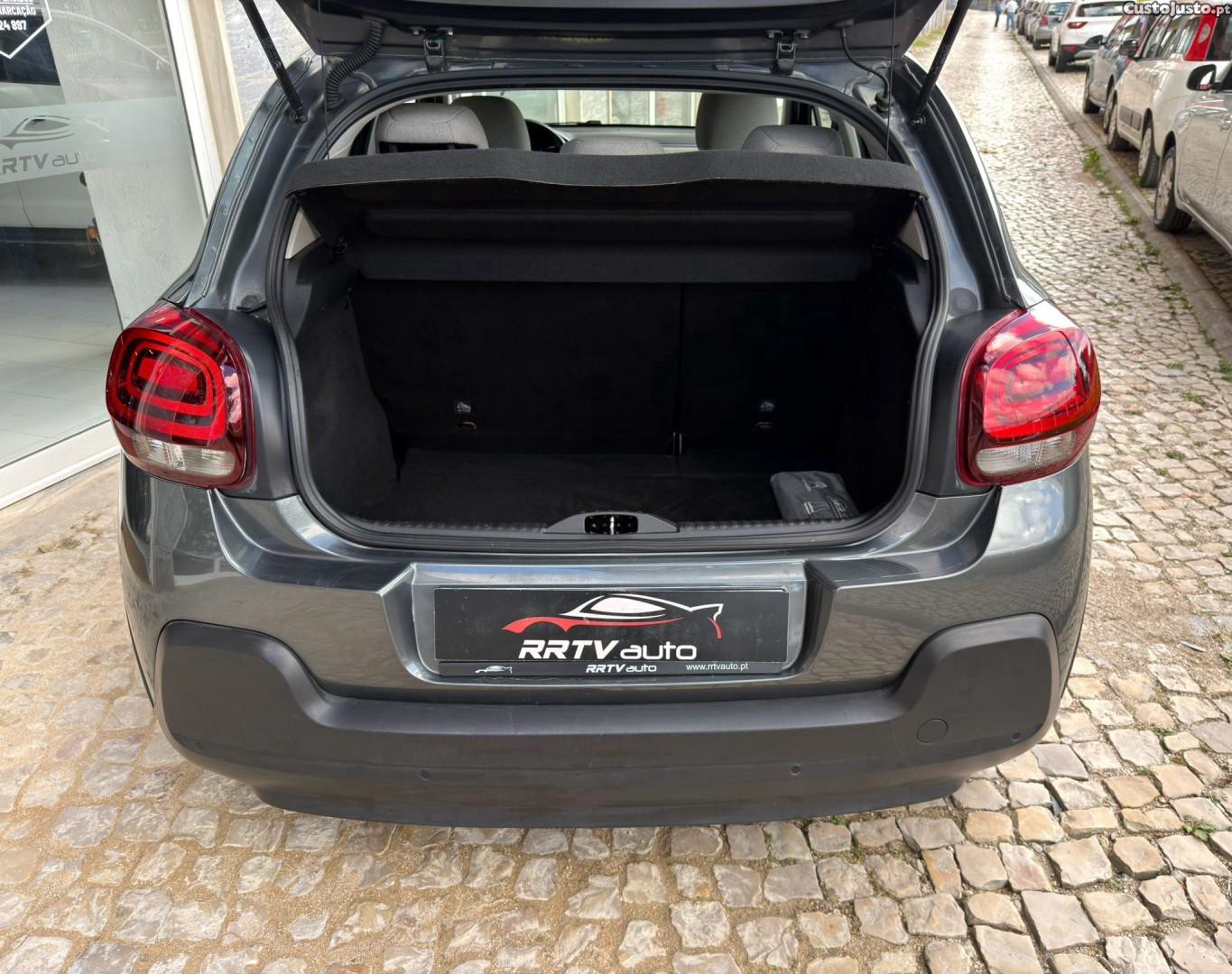 Citroën C3 1.2 PureTech Shine — fotografia 12