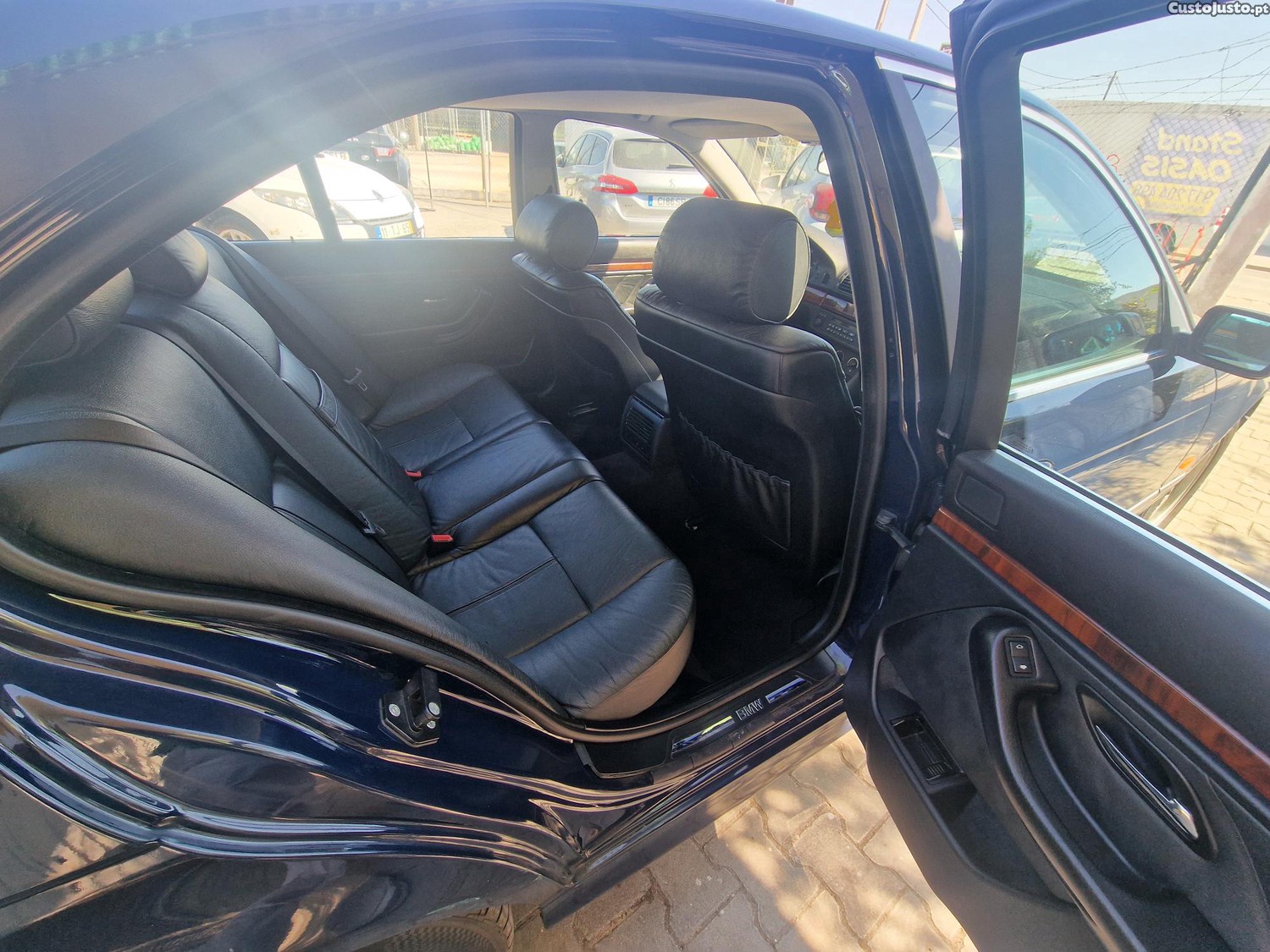 BMW 530 5 Series — fotografia 4