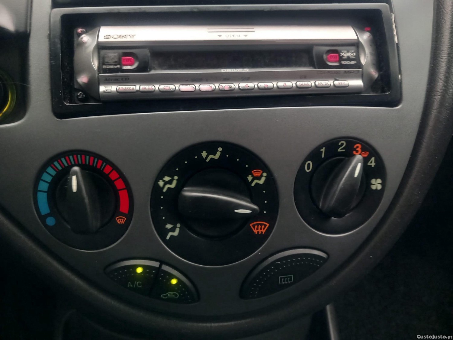 Ford Focus 1.4 Ambiente — fotografia 7