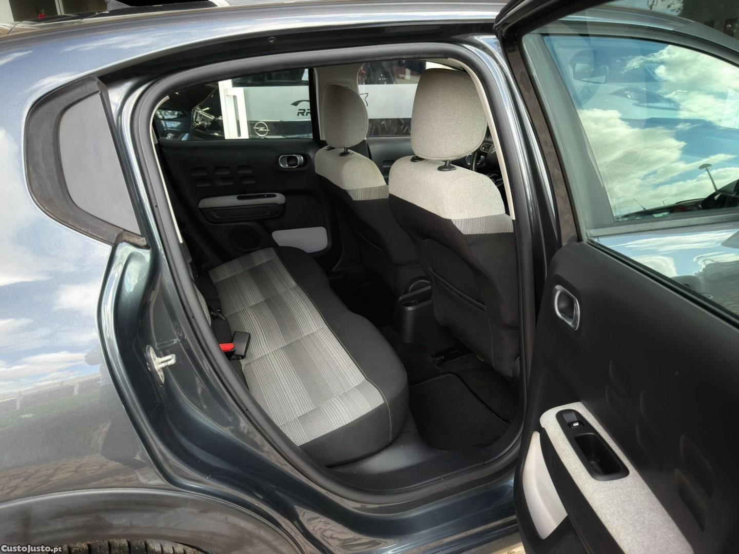 Citroën C3 1.2 PureTech Shine — fotografia 13