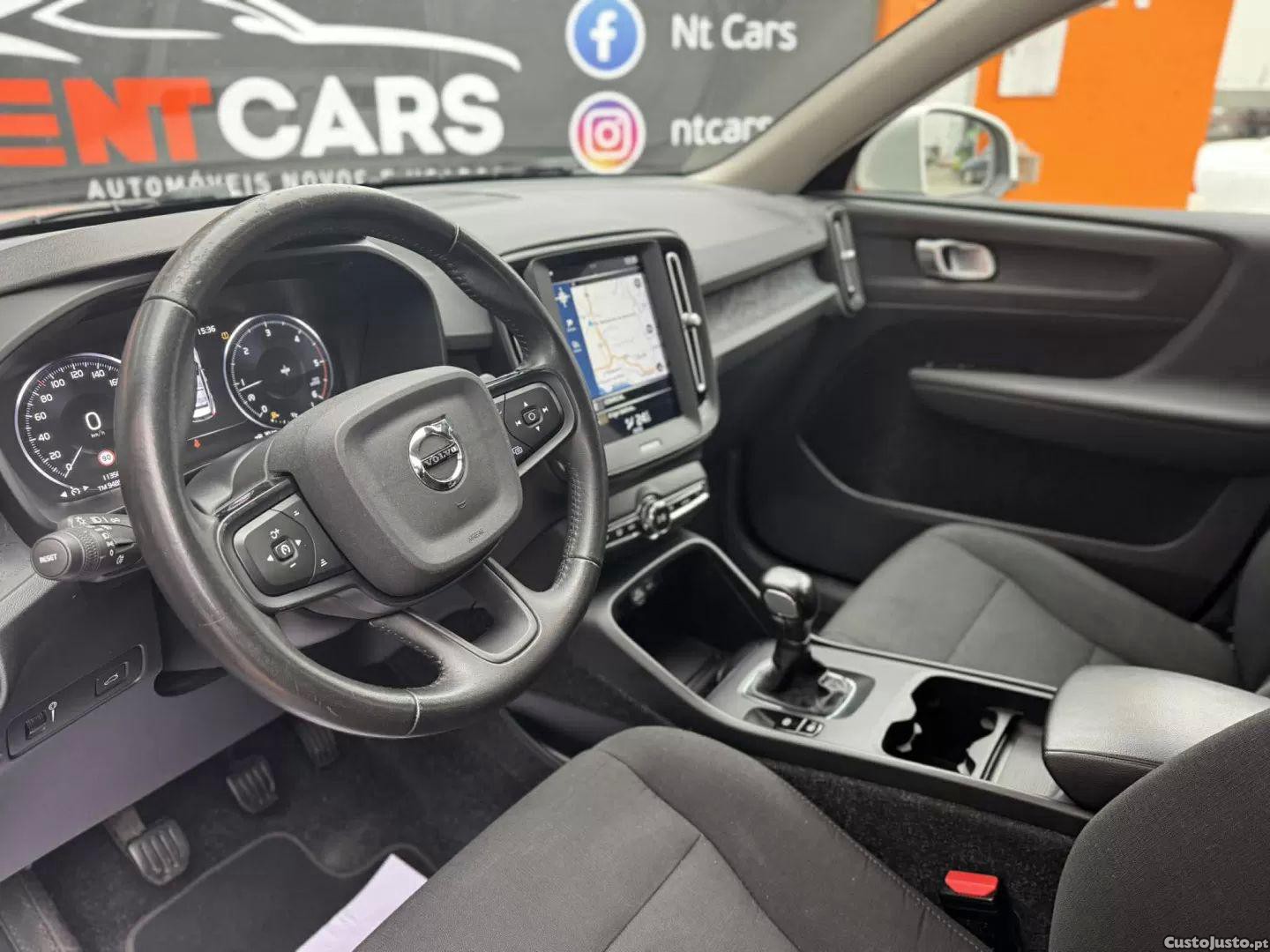 Volvo XC 40 2.0 d3 momentum core — fotografia 15