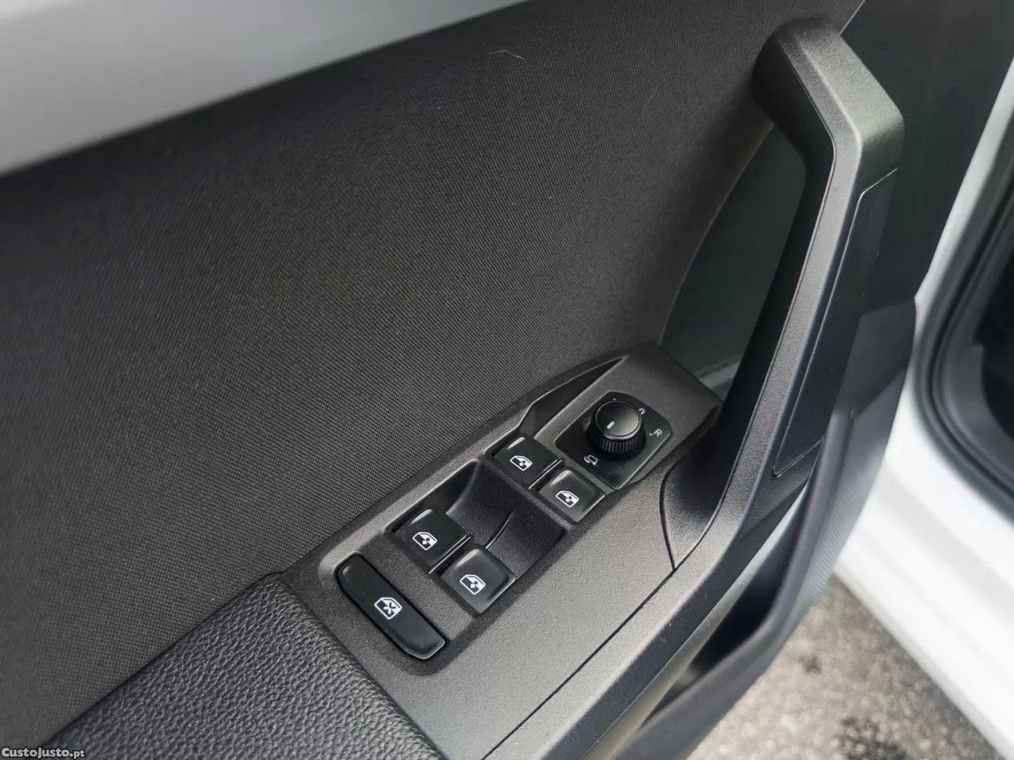 SEAT Ibiza 1.0 tsi fr — fotografia 11