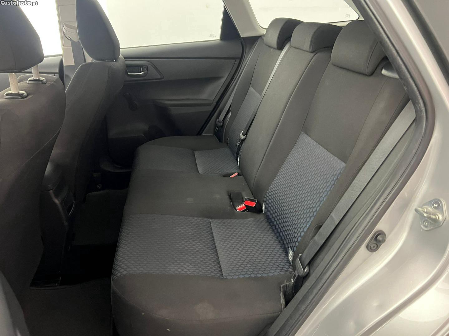 Toyota Auris TOURING SPORTS 1.4 D-4D ACTIVE — fotografia 2