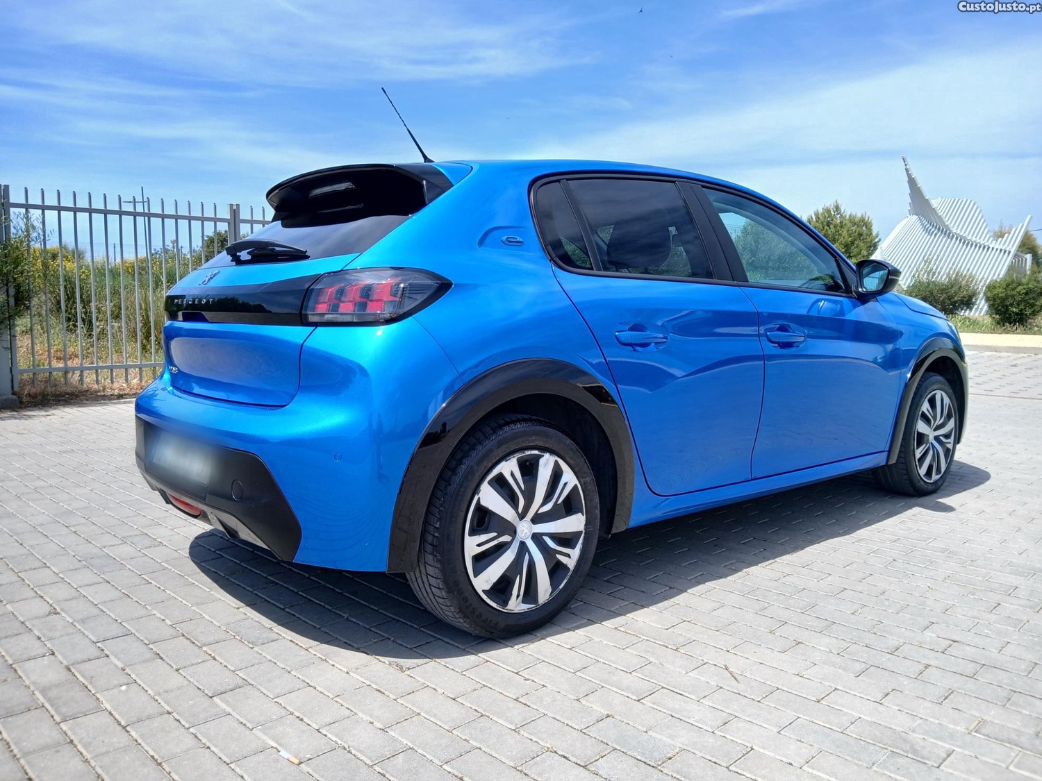 Peugeot 208 50 kWh Allure Pack — fotografia 6