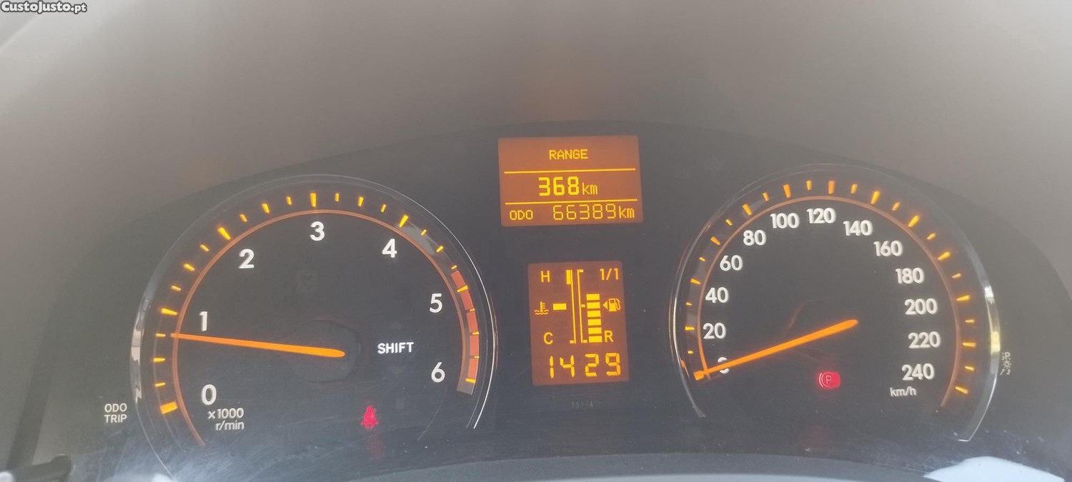 Toyota Avensis Exclusive 2.0D4D 67000km — fotografia 7