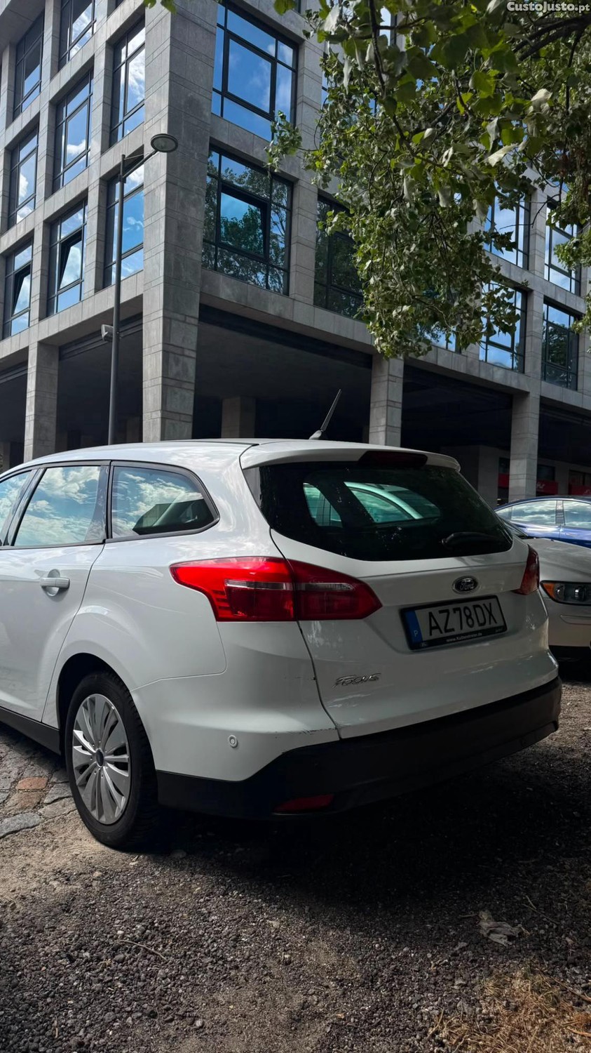 Ford Focus 1.5 TDCi 120cv — fotografia 5
